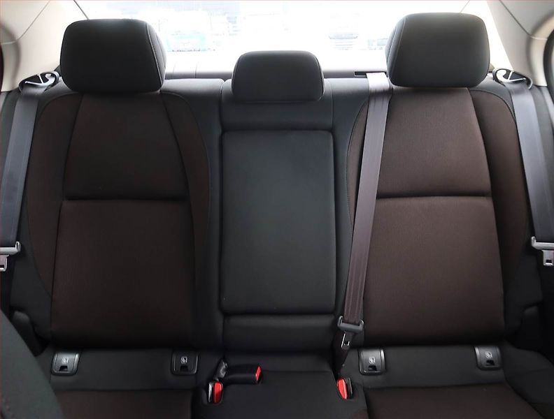 Mazda 3 (2026) Selection e-Skyactiv G140 - fotka 10 z 21