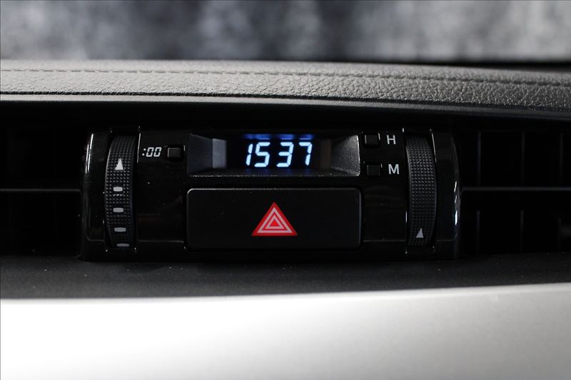 Toyota Hilux 2,4 D-4D 1.majitel CZ - fotka 21 z 37