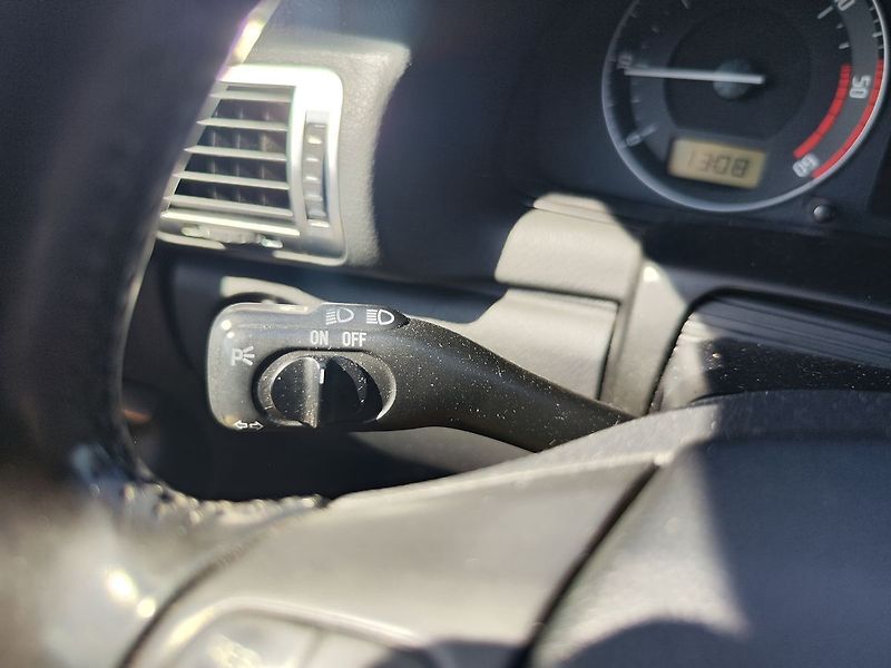 Škoda Superb 2.0 TDI/103kW Comfort - fotka 20 z 24