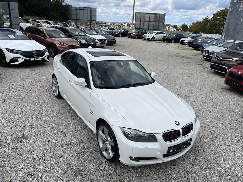 BMW Řada 3 (2011) 330D XDRIVE 3.0 V6 REZERVACE - fotka 2 z 20