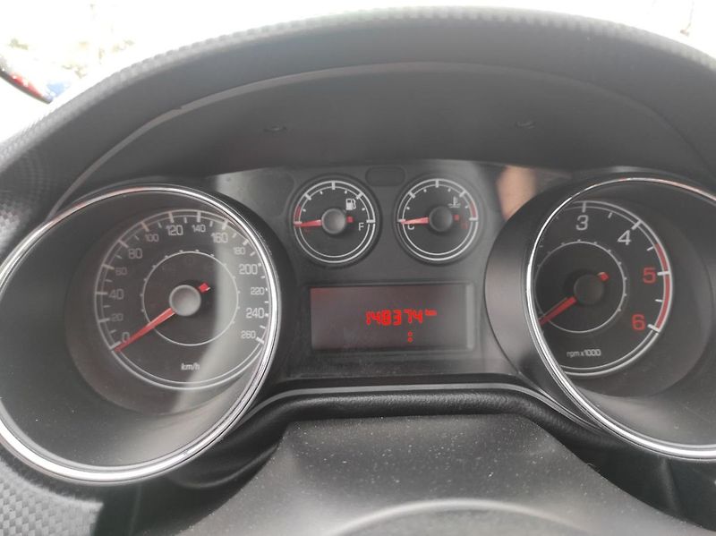 Fiat Bravo 1.9 JTD 8V Dynamic - fotka 12 z 22