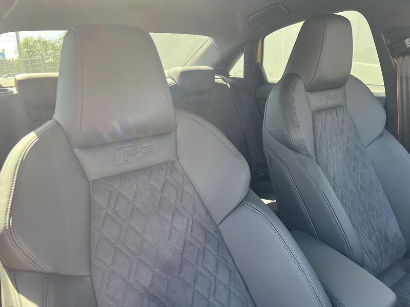 Audi RS 3 (2024) 2,5 TFSI Quattro 294KW - fotka 29 z 37