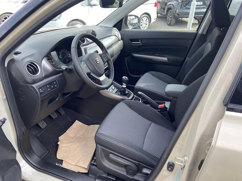 Suzuki Vitara 1.4 BoosterJet 81kW Premium - fotka 10 z 20