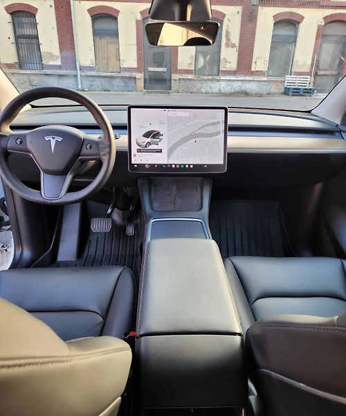 Tesla Model Y (2021) TEPELKO*ZÁRUKA*TAŽNÉ*AWD* - fotka 41 z 45