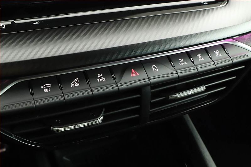 Škoda Octavia (2025) 2.0 TDI, SPORTLINE, KEYLESS - fotka 19 z 25