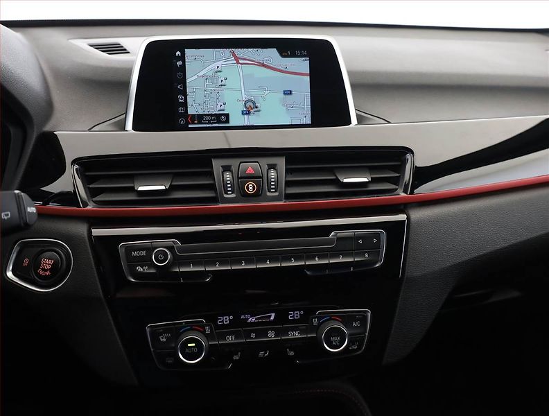 BMW X1 (2019) sDrive18i, Automat, Serv.kniha - fotka 10 z 20