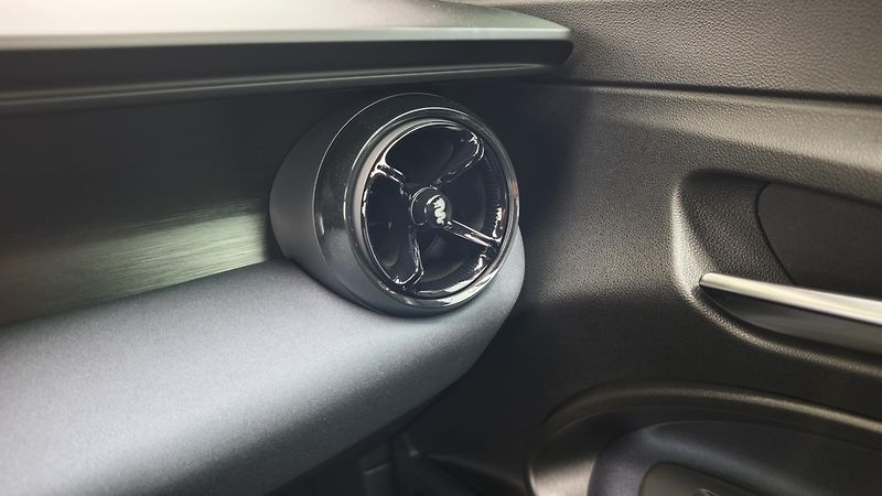 Alfa Romeo Junior (2026)  1,2 T 145 PS automat - fotka 30 z 42