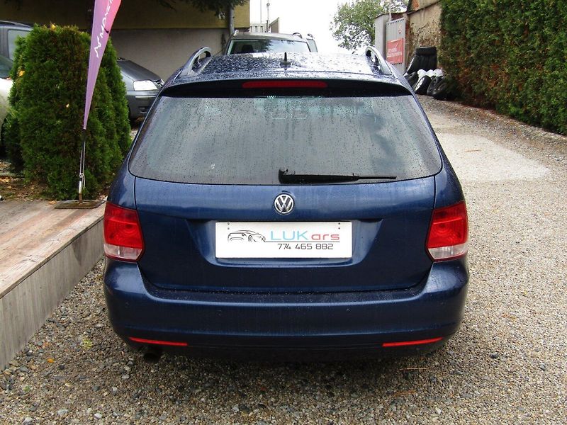 Volkswagen Golf (2012) 1.2 TSI 77kW - fotka 11 z 33