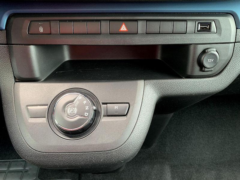 Peugeot Traveller L2 ACTIVE 2.0 BlueHDi 130kW AT - fotka 18 z 20