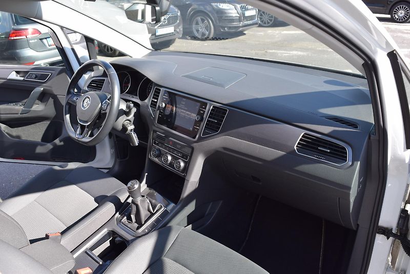 Volkswagen Golf Sportsvan (2018) 1.5TSI 96kw EVO 130 TAŽNÉ APP  - fotka 34 z 44