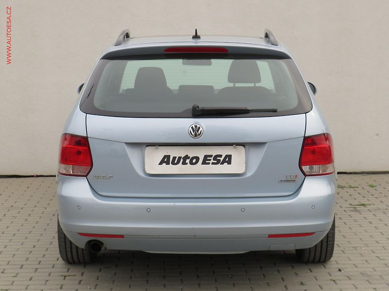 Volkswagen Golf (2011) 1.6 TDi, Panor, výhřev sed - fotka 5 z 19
