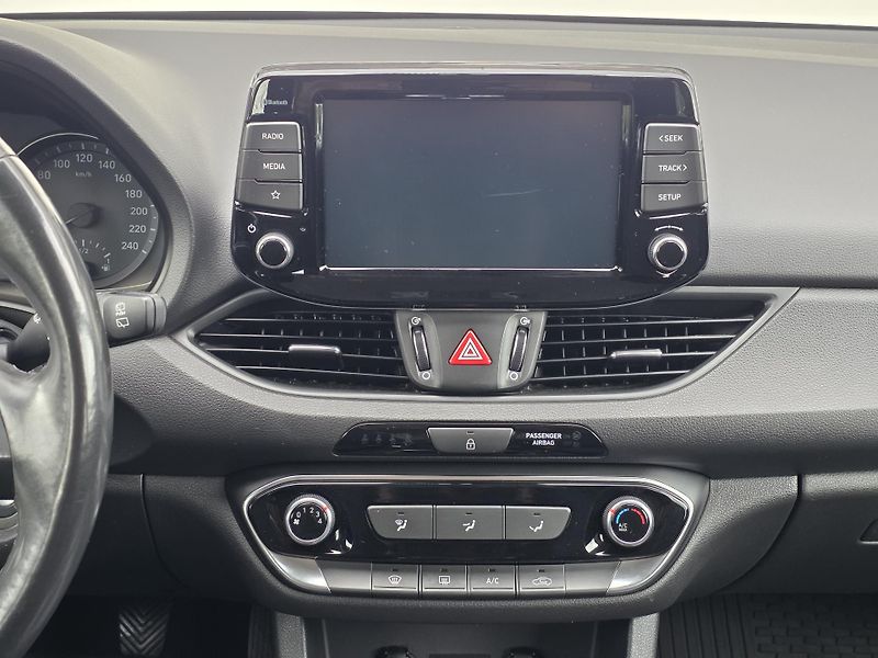 Hyundai i30 (2023) 1.0T-GDi 88kW Comfort ČR NOVÉ - fotka 13 z 21