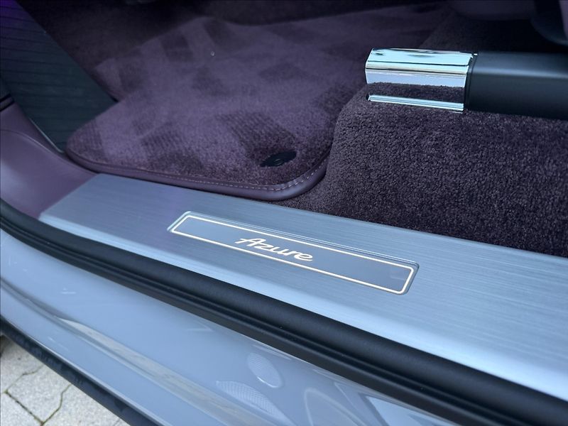 Bentley Bentayga Extended Wheelbase Azure V8 - fotka 21 z 32