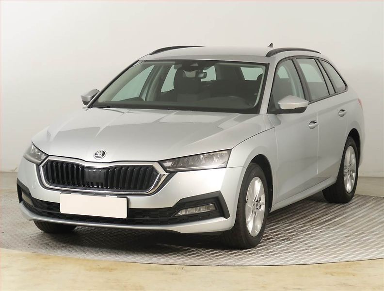 Škoda Octavia (2022) Ambition 2.0 TDI, ČR,1.maj - fotka 2 z 22