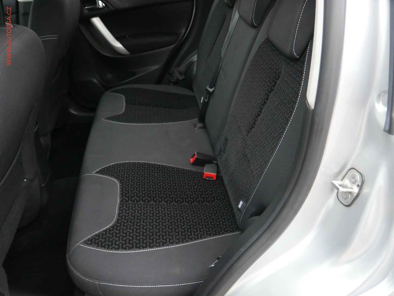 Citroën C3 (2010) 1.4 i, ČR, autoAC, temp - fotka 10 z 15