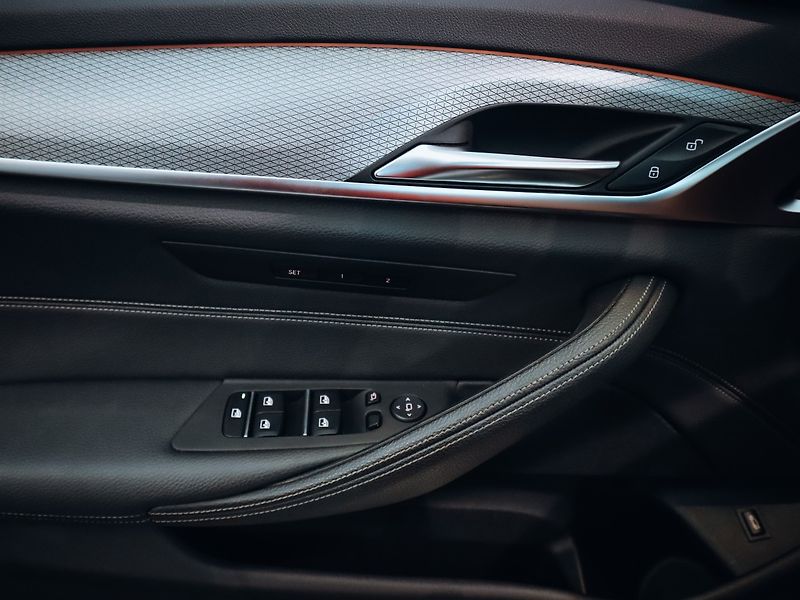 BMW Řada 5 530d xDrive M-Paket 195 kW - fotka 9 z 17