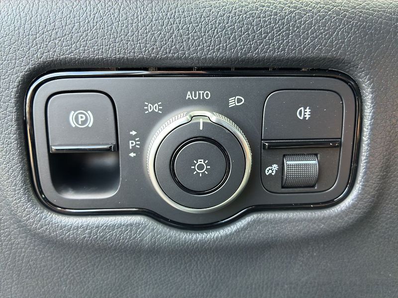 Mercedes-Benz Vito 116 CDI Tourer Select L - fotka 21 z 26