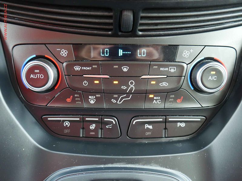 Ford Kuga (2019) 1.5 EB 4x4, Vignale, AT - fotka 20 z 22