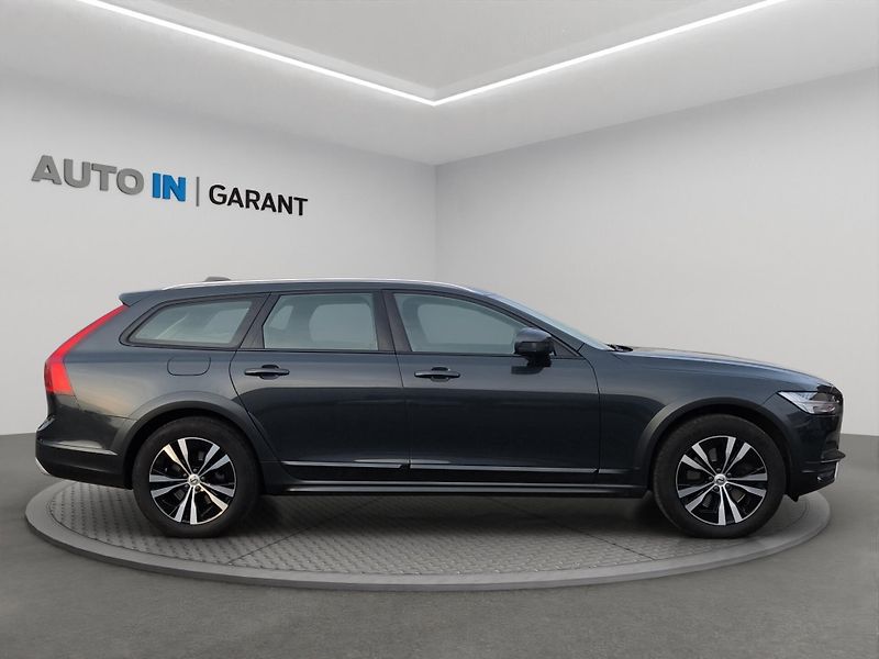 Volvo V90 (2019) CROSS COUNTRY D4 4x4 2.0 140kW - fotka 4 z 28