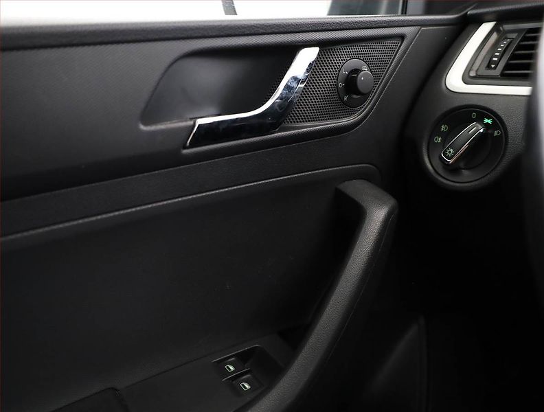 Škoda Rapid (2014) Spaceback 1.2 TSI, Serv.kniha - fotka 15 z 16