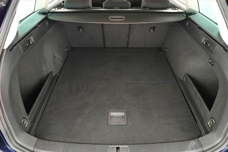 Volkswagen Passat (2018) 1.6 TDI, Tempomat - fotka 10 z 14