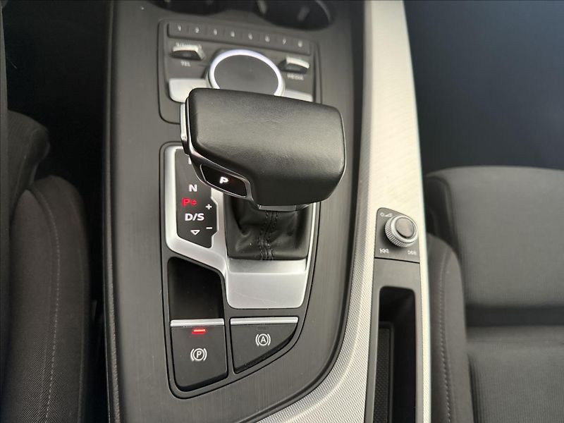 Audi A4 2,0   TDI 110kW,S-TRONIC,B9,SP - fotka 23 z 27