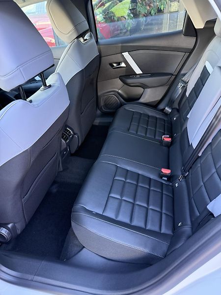 Citroën C4 MAX Petrol 130k Automatic  - fotka 14 z 15