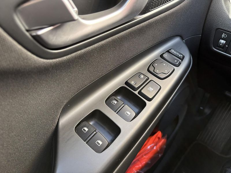Hyundai Kona 1.6 T.GDi 145KW DCT AWD Style - fotka 13 z 25
