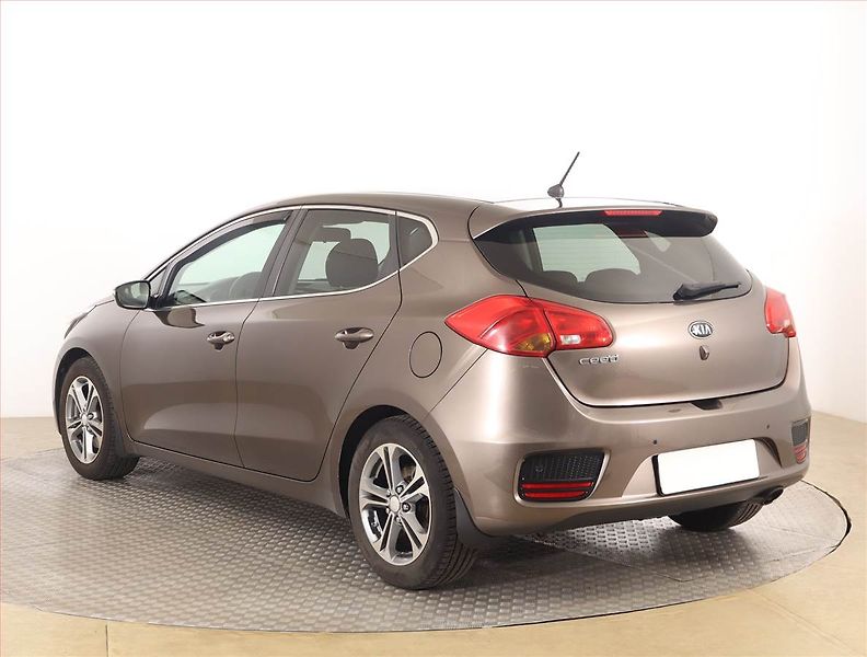 Kia Ceed (2017) 1.6 GDI, Serv.kniha, Tempomat - fotka 4 z 16