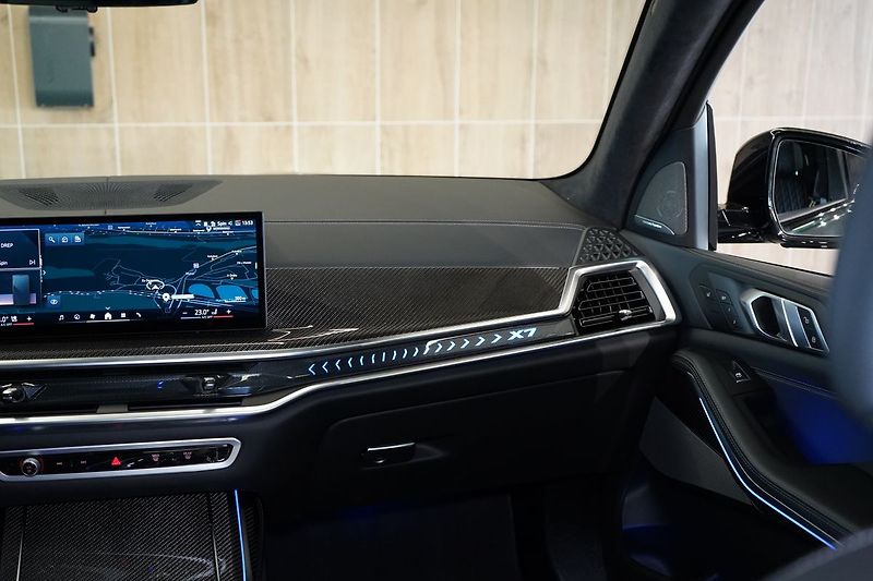 BMW X7 40d xDrive, Nezávislé, Tažné - fotka 48 z 48