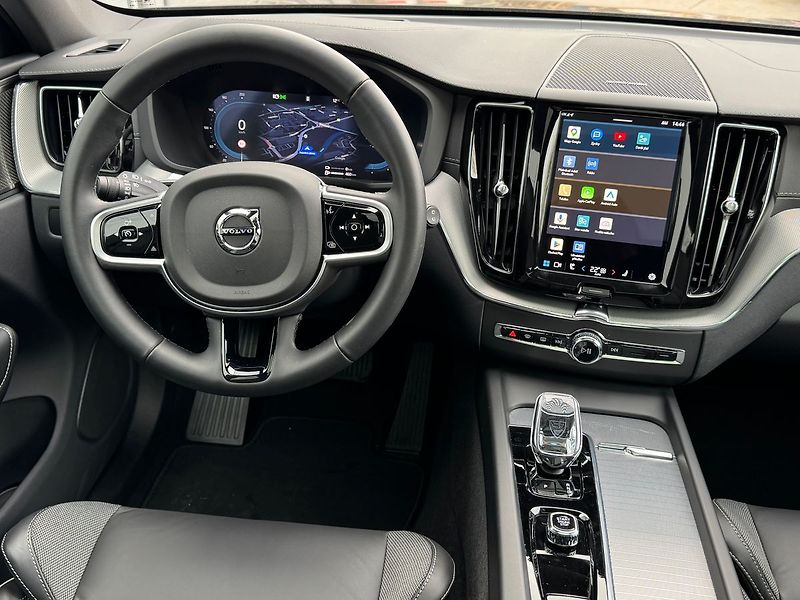 Volvo XC60 T8 ULTRA BLACK EDITON ,335 kW - fotka 21 z 23