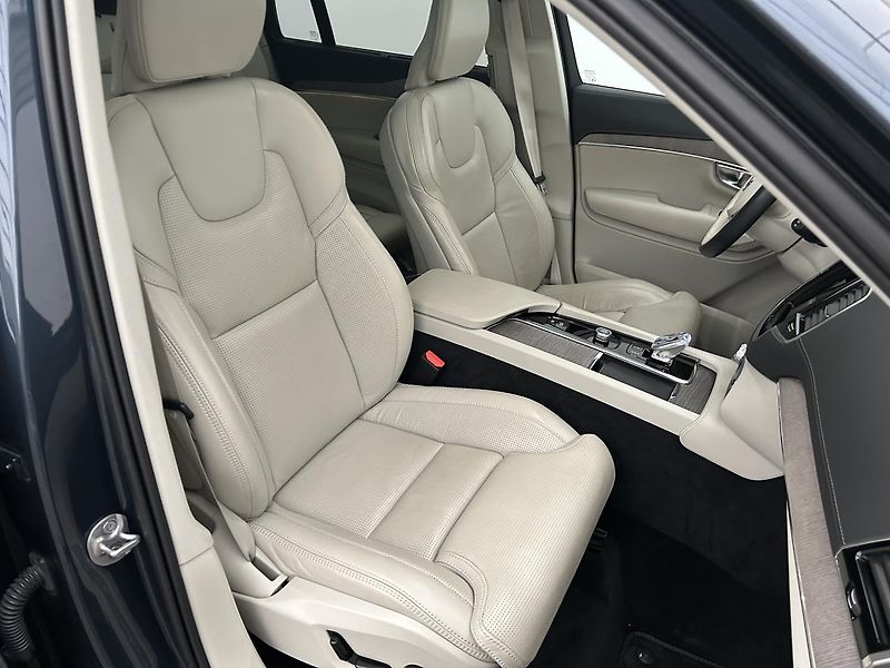 Volvo XC90 2.0 B5 4x4 ULTIMATE - fotka 12 z 30