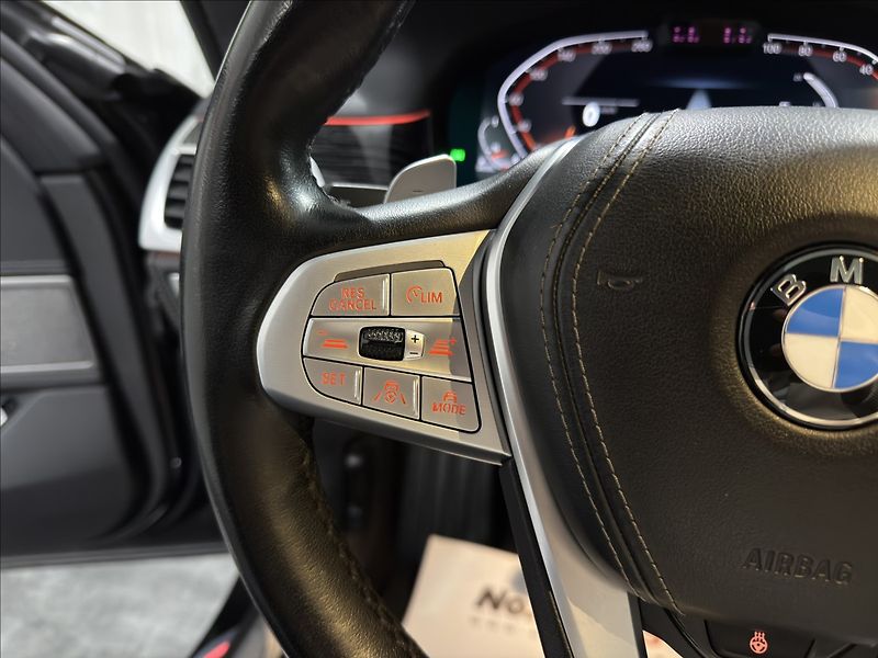 BMW Řada 7 3,0   730D XD LASER MASÁŽE - fotka 13 z 45