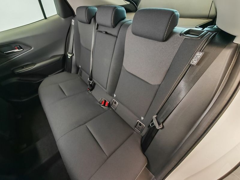 Toyota Prius 2.0 Plug-in Hybrid Prestige - fotka 15 z 38