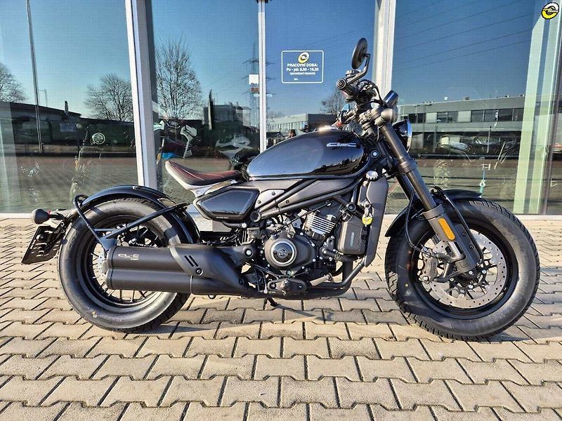 CFMOTO (2026) 450 CL-C BOBBER - AKČNÍ CENA - fotka 4 z 32