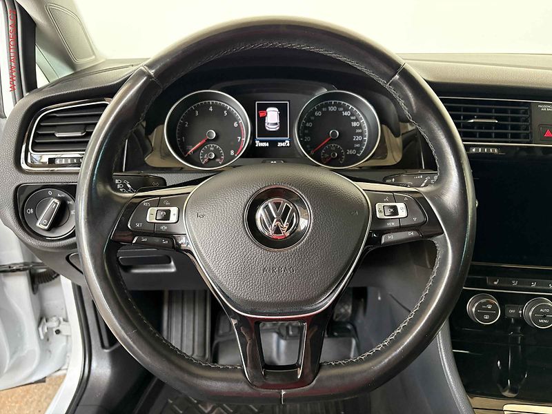 Volkswagen Golf (2019) 1.5 TSI, DSG, STK6/28 - fotka 16 z 17