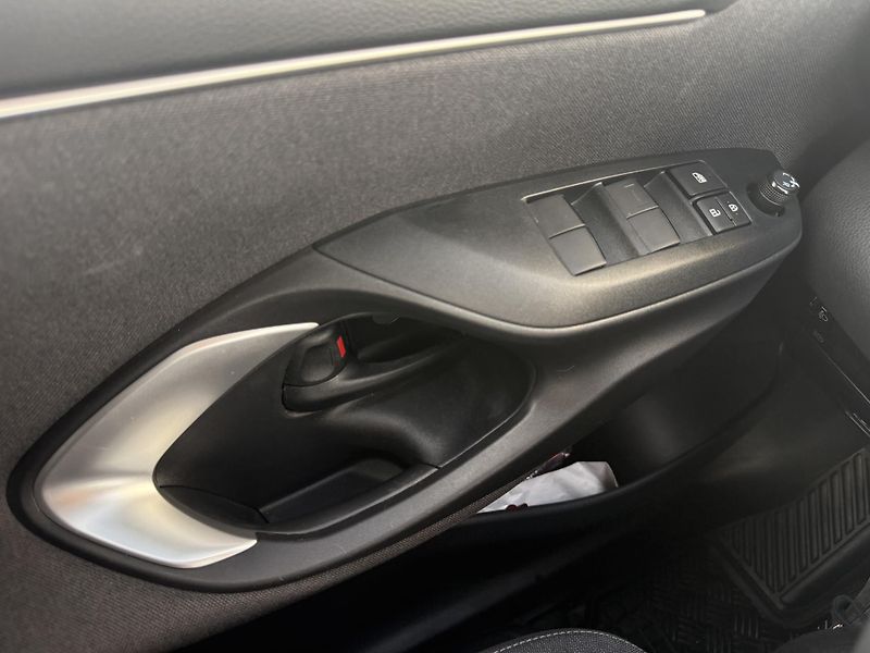 Toyota Yaris 1.5 VVT-i 92KW Style TECH - fotka 13 z 20