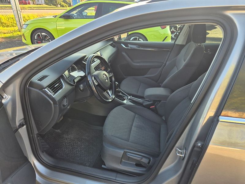 Škoda Octavia Combi 2,0 TDI DSG Style Plus, - fotka 9 z 20