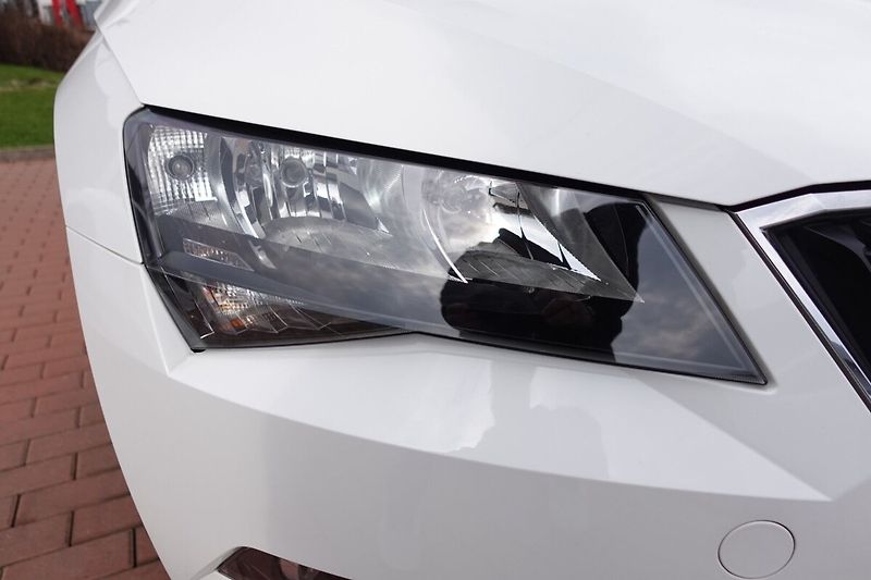 Škoda Superb 1.4 TSI 110kW Active Combi DSG - fotka 26 z 26