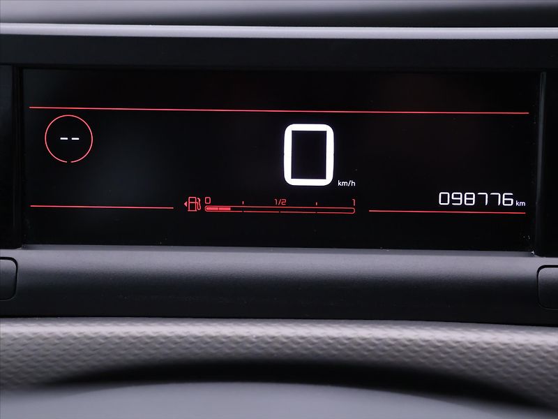 Citroën C4 Cactus 1,2 PureTech 81kW Feel CZ - fotka 20 z 32