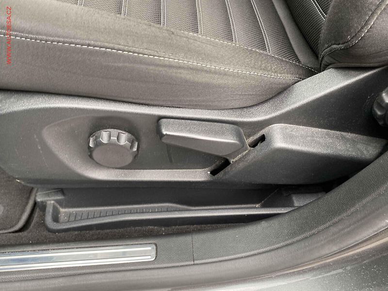 Ford Galaxy (2019) 2.0 TDCi, AT, LED, navi - fotka 14 z 18