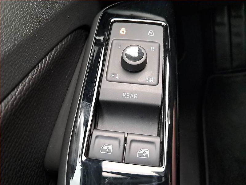 Volkswagen ID.4 (2022) Pro Perf. (82 kWh), SoH 94% - fotka 19 z 21