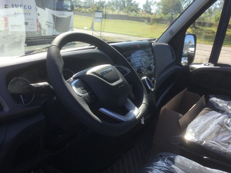 Iveco Daily (2026) 35S18 klima, automat, 12m3 - fotka 3 z 3