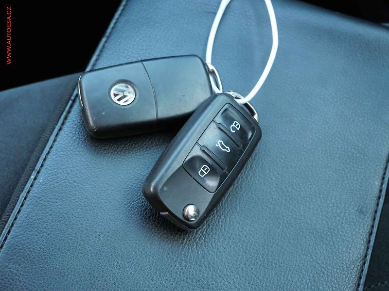 Volkswagen Polo (2012) 1.6 TDi, R-Line - fotka 21 z 21