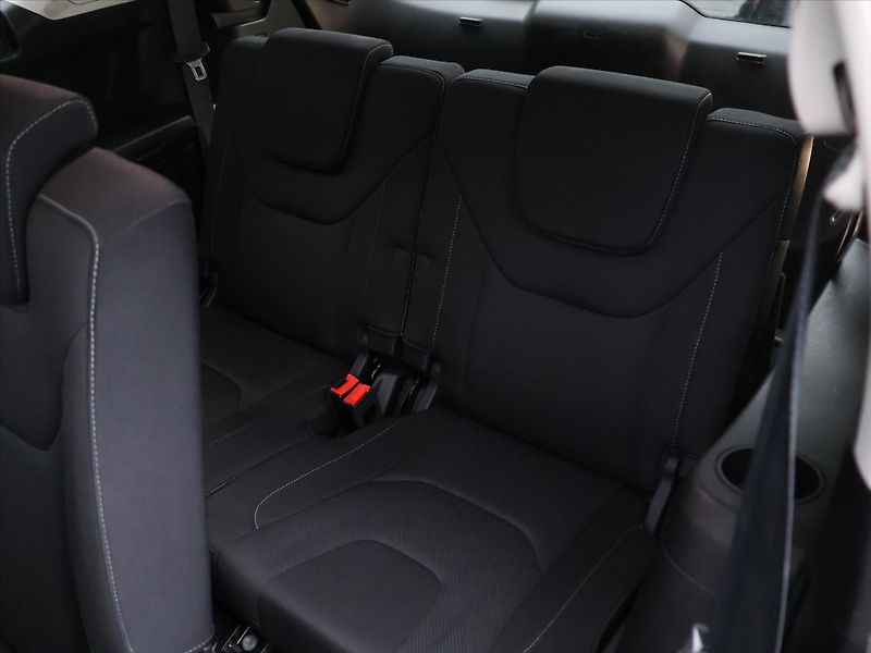 Ford S-MAX 2,0 TDCi Aut. Titanium 7-Míst - fotka 16 z 39