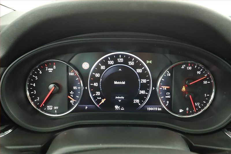Opel Insignia (2018) 2.0 Turbo 4x4, 4X4, Automat - fotka 9 z 19