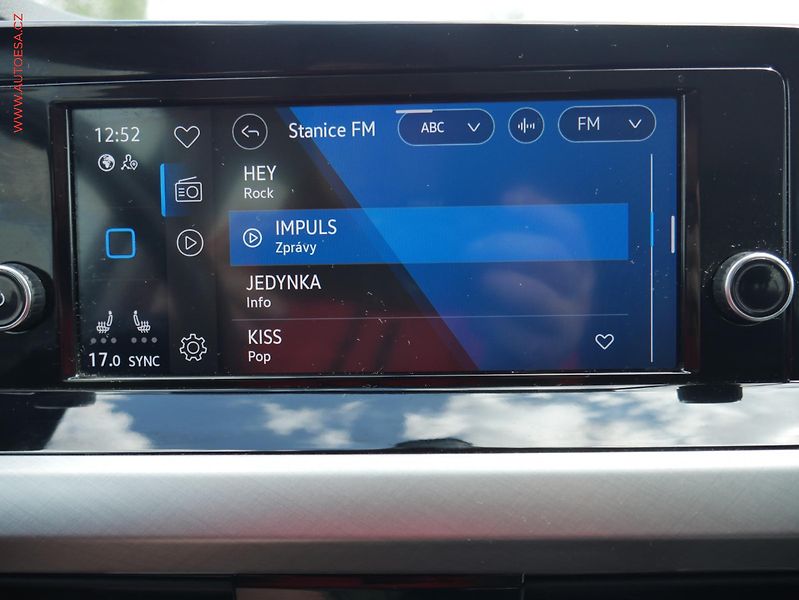 Volkswagen Golf (2021) 1.5 TSi, 2.maj,ČR, Life, LED - fotka 11 z 18