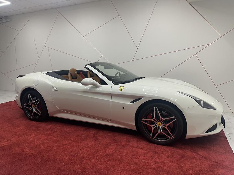 Ferrari California (2015) T*CAMERA*QUIO*TEMPOMAT*DPH*TOP - fotka 9 z 17
