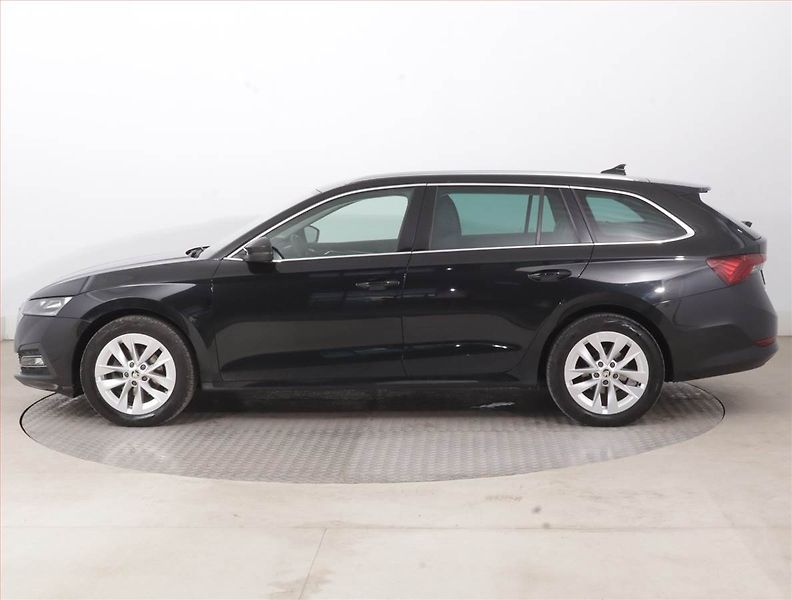 Škoda Octavia (2022) 2.0 TDI, Kůže, Navi, Tempomat - fotka 3 z 15