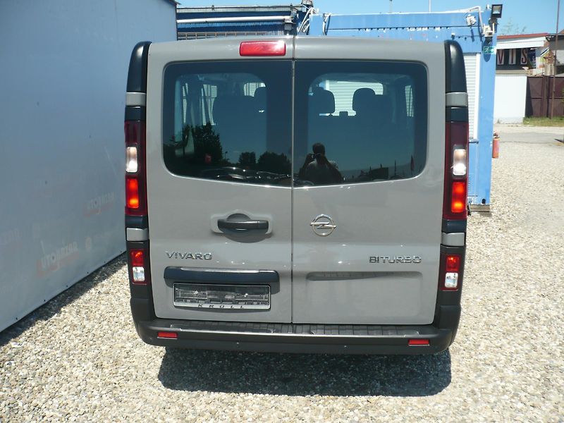 Opel Vivaro 1.6DCI 92Kw 9Míst Long - fotka 11 z 31